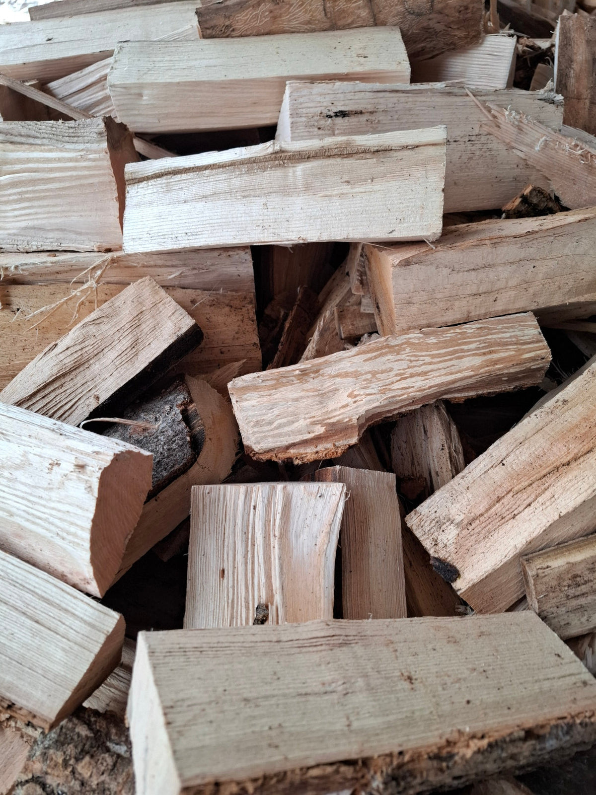 Frisches Brennholz